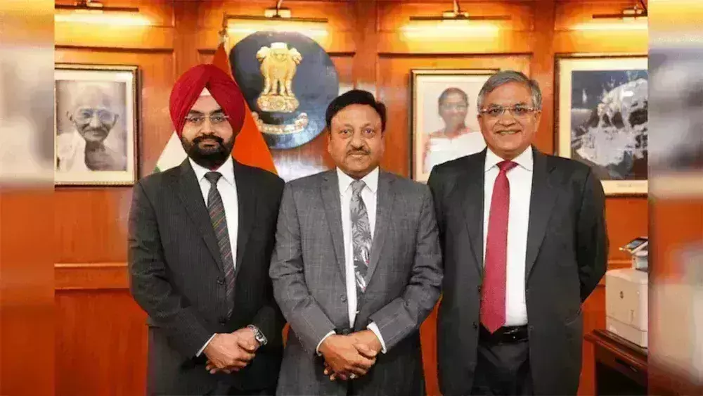 рдирдП рдирд┐рд░реНрд╡рд╛рдЪрди рдЖрдпреБрдХреНрдд рдЬреНрдЮрд╛рдиреЗрд╢ рдХреБрдорд╛рд░ рдФрд░ рд╕реБрдЦрдмреАрд░ рд╕рд┐рдВрд╣ рд╕рдВрдзреВ рдиреЗ рдкреНрд░рднрд╛рд░ рд╕рдВрднрд╛рд▓рд╛ рдирдП рдирд┐рд░реНрд╡рд╛рдЪрди рдЖрдпреБрдХреНрдд рдЬреНрдЮрд╛рдиреЗрд╢ рдХреБрдорд╛рд░ рдФрд░ рд╕реБрдЦрдмреАрд░ рд╕рд┐рдВрд╣ рд╕рдВрдзреВ рдиреЗ рдкреНрд░рднрд╛рд░ рд╕рдВрднрд╛рд▓рд╛