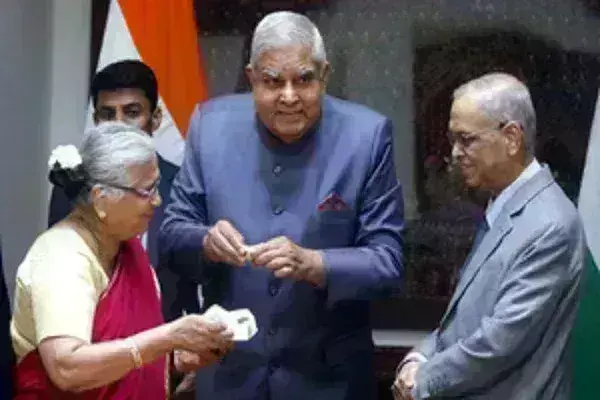 बढ़ते खतरे से निपटने के लिए नई दवाओं और वैक्सीन की खोज करें : राज्यपाल दत्तात्रेय