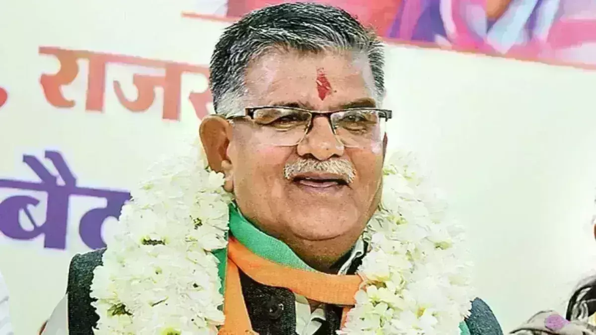 पत्नी संग अयोध्या पहुंचे गवर्नर ने रामलला का पूजन अर्चन किया