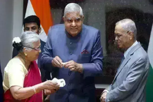 बढ़ते खतरे से निपटने के लिए नई दवाओं और वैक्सीन की खोज करें : राज्यपाल दत्तात्रेय