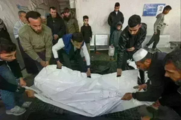 फिलिस्तीनी मृतकों की संख्या बढ़कर 31,645 हुई : गाजा स्वास्थ्य मंत्रालय फिलिस्तीनी मृतकों की संख्या बढ़कर 31,645 हुई : गाजा स्वास्थ्य मंत्रालय