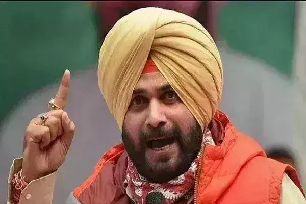 पंजाब Congress को तगड़ा झटकाः अब चुनावी नहीं इस मैदान पर वापसी करेंगे नवजोत सिंह सिद्धू पंजाब Congress को तगड़ा झटकाः अब चुनावी नहीं इस मैदान पर वापसी करेंगे नवजोत सिंह सिद्धू
