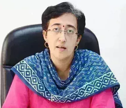 आप का दिल्ली दफ्तर सील, आतिशी के दावे से सब स्तब्ध