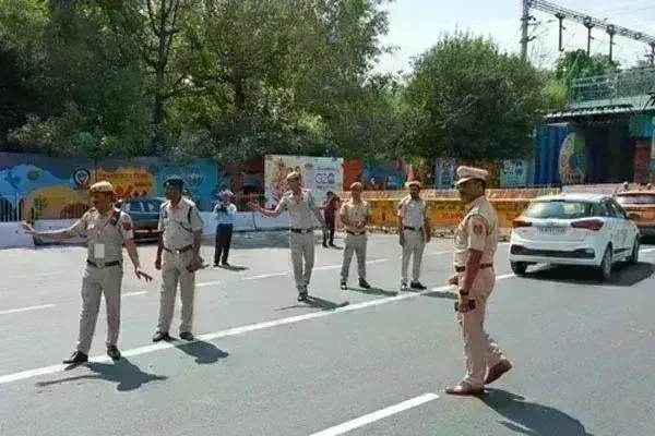 आप के विरोध प्रदर्शन से पहले दिल्ली पुलिस ने सुरक्षा बढ़ाई