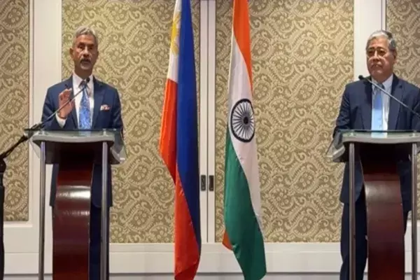 рд╡рд┐рджреЗрд╢ рдордВрддреНрд░реА рдбреЙ. рдПрд╕ рдЬрдпрд╢рдВрдХрд░ рдиреЗ рдХрд╣рд╛, рднрд╛рд░рдд рдЕрдкрдиреА рд░рд╛рд╖реНрдЯреНрд░реАрдп рд╕рдВрдкреНрд░рднреБрддрд╛ рдХреЛ рдХрд╛рдпрдо рд░рдЦрдиреЗ рдореЗрдВ рдлрд┐рд▓реАрдкреАрдВрд╕ рдХрд╛ рд╕рдорд░реНрдерди рдХрд░рддрд╛ рд╣реИ рд╡рд┐рджреЗрд╢ рдордВрддреНрд░реА рдбреЙ. рдПрд╕ рдЬрдпрд╢рдВрдХрд░ рдиреЗ рдХрд╣рд╛, рднрд╛рд░рдд рдЕрдкрдиреА рд░рд╛рд╖реНрдЯреНрд░реАрдп рд╕рдВрдкреНрд░рднреБрддрд╛ рдХреЛ рдХрд╛рдпрдо рд░рдЦрдиреЗ рдореЗрдВ рдлрд┐рд▓реАрдкреАрдВрд╕ рдХрд╛ рд╕рдорд░реНрдерди рдХрд░рддрд╛ рд╣реИ