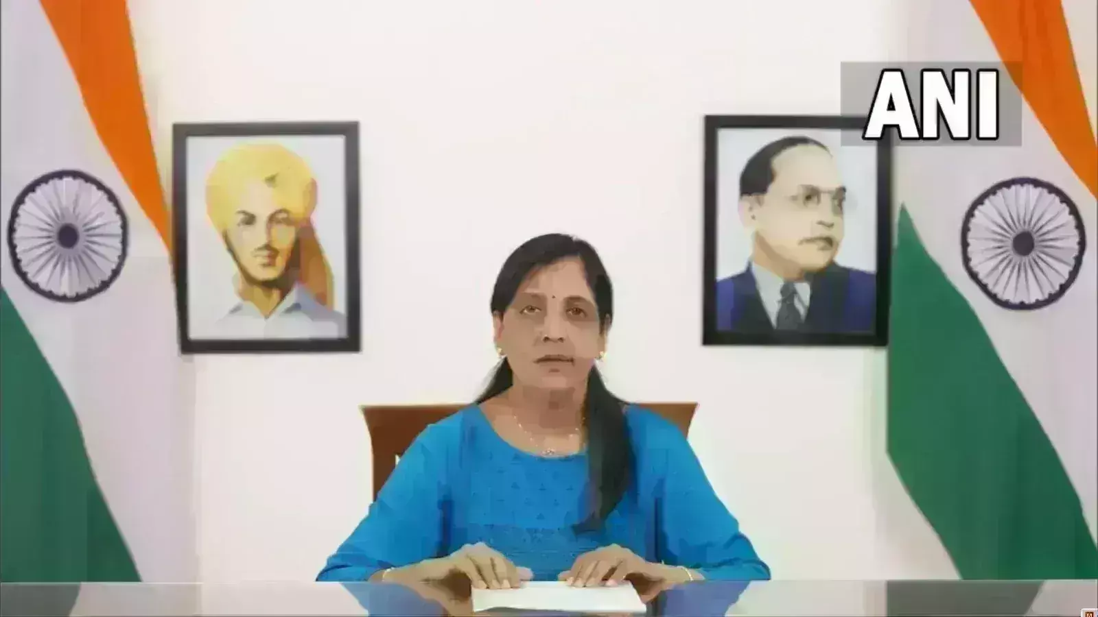 केजरीवाल की पत्नी ने लोगों से मांगा समर्थन, जारी किया व्हाट्सएप नंबर