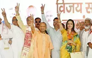 आधी आबादी का अपमान करोगे तो राजनीति लायक नहीं बचोगेः योगी