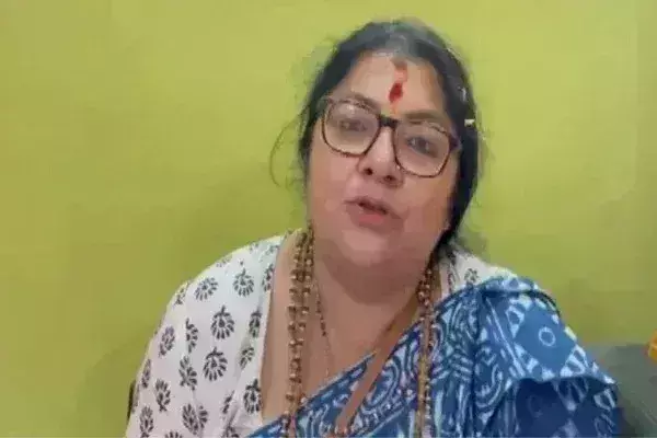 TMC के कार्यकर्ताओं ने मुझे मारा…, बंगाल में BJP सांसद लॉकेट चटर्जी पर हमला TMC के कार्यकर्ताओं ने मुझे मारा…, बंगाल में BJP सांसद लॉकेट चटर्जी पर हमला