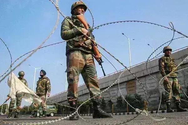 जम्मू-कश्मीर के बारामूला में तीन आतंकवादियों की संपत्ति कुर्क