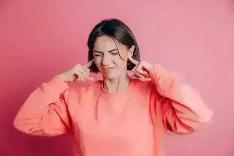 कान में आती है सायं-सायं की आवाज तो हो जाएं सावधान, हो सकती है खतरनाक बीमारी