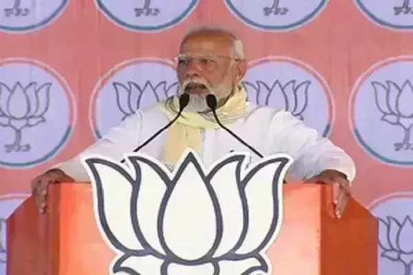 अमरोहा केवल ढोलक ही नहीं, देश का डंका भी बजाता है : पीएम मोदी अमरोहा केवल ढोलक ही नहीं, देश का डंका भी बजाता है : पीएम मोदी