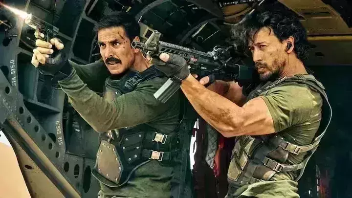 बड़े मियां छोटे मियां ने पार किया 50 करोड़ रुपये की कमाई का आंकड़ा