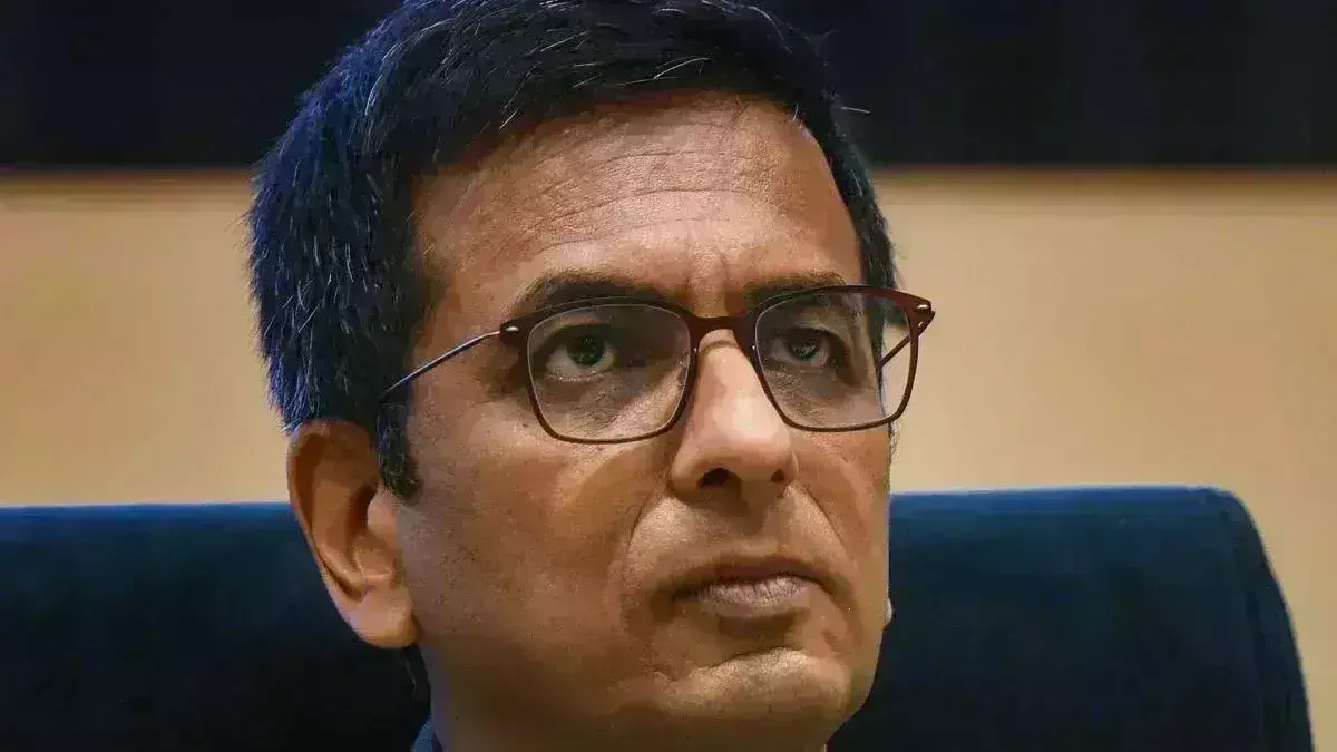 सीजेआई चंद्रचूड़ ने लोगों से की वोट डालने की अपील, कहा कि पांच साल में पांच मिनट देश के लिए निकाले सीजेआई चंद्रचूड़ ने लोगों से की वोट डालने की अपील, कहा कि पांच साल में पांच मिनट देश के लिए निकाले