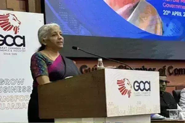 देश के जीडीपी में 8.3 फीसदी से अधिक का योगदान देता है गुजरात : वित्त मंत्री सीतारमण देश के जीडीपी में 8.3 फीसदी से अधिक का योगदान देता है गुजरात : वित्त मंत्री सीतारमण