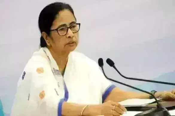 लोकसभा चुनाव के बीच ममता सरकार को बड़ा झटका, हाईकोर्ट ने रद्द की 24,000 स्कूल टीचर्स की भर्ती