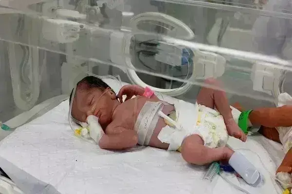इजरायली हमले में फिलिस्तीनी गर्भवती महिला की मौत, कोख में पल रही बच्ची को डॉक्टरों ने बचाया