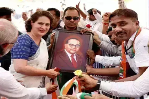 कर्नाटक में बोलीं प्रियंका गांधी, मतदाताओं को मतदान करने से पहले दो बार सोचना चाहिए कर्नाटक में बोलीं प्रियंका गांधी, मतदाताओं को मतदान करने से पहले दो बार सोचना चाहिए