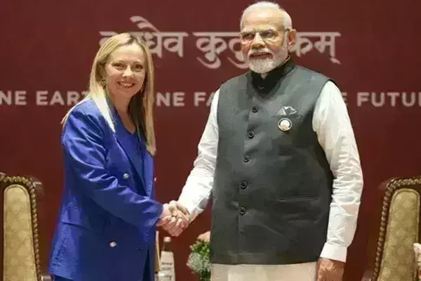 पीएम मोदी ने इटली की प्रधानमंत्री जॉर्जिया मेलोनी से की बात, मुक्ति दिवस की दी शुभकामनाएं पीएम मोदी ने इटली की प्रधानमंत्री जॉर्जिया मेलोनी से की बात, मुक्ति दिवस की दी शुभकामनाएं