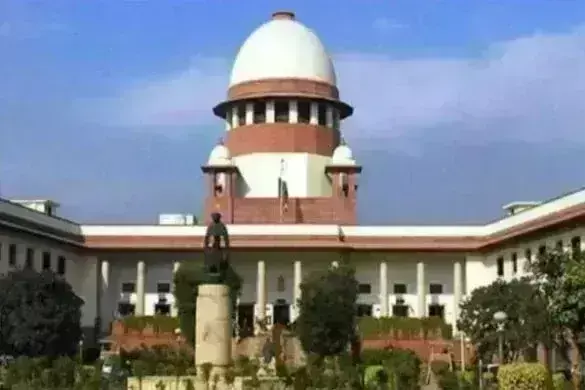 कलकत्ता HC के आदेश के खिलाफ ममता सरकार की याचिका पर कल SC करेगा सुनवाई कलकत्ता HC के आदेश के खिलाफ ममता सरकार की याचिका पर कल SC करेगा सुनवाई