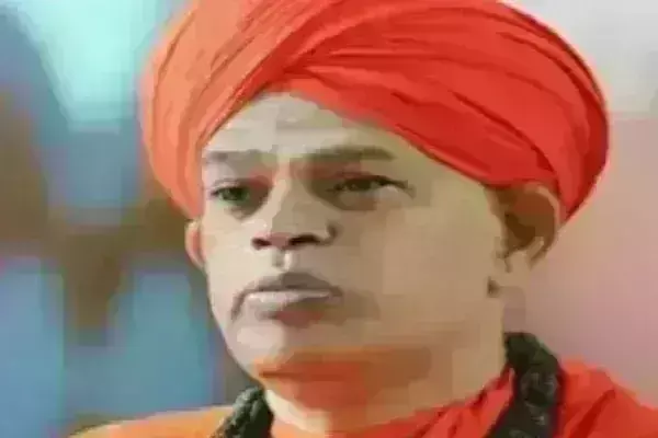 कर्नाटक लिंगायत मठ सेक्स स्कैंडल : संत ने अदालत के सामने किया समर्पण, फिर जेल भेजे गए कर्नाटक लिंगायत मठ सेक्स स्कैंडल : संत ने अदालत के सामने किया समर्पण, फिर जेल भेजे गए
