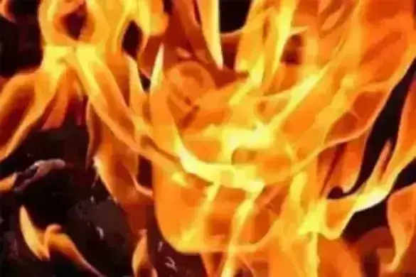दर्दनाक हादसाः खाना बनाने के दौरान गैस सिलेंडर में लीकेज से लगी भीषण आग, मां और तीन बच्चे जिंदा जले
