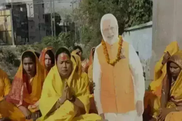 नरेंद्र मोदी को तीसरी बार प्रधानमंत्री बनाने के लिए किन्नरों ने किया महायज्ञ