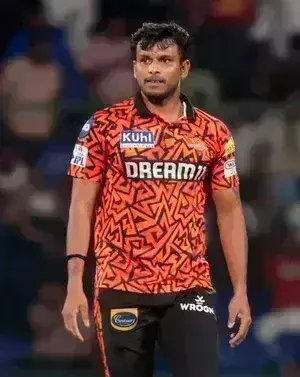 टी20 विश्व कप के लिए टी नटराजन को नजरअंदाज किए जाने पर तमिलनाडु में विरोध प्रदर्शन टी20 विश्व कप के लिए टी नटराजन को नजरअंदाज किए जाने पर तमिलनाडु में विरोध प्रदर्शन