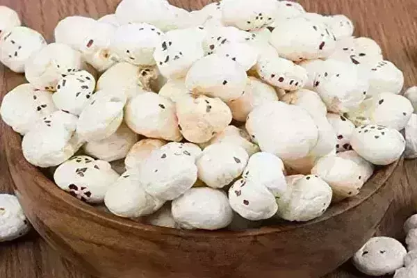 स्नैक्स कंपनियों की लिवाली से फूल मखाने में एकतरफा तेजी स्नैक्स कंपनियों की लिवाली से फूल मखाने में एकतरफा तेजी