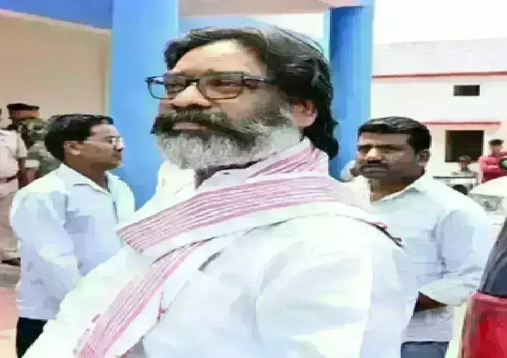 झारखंड के पूर्व सीएम हेमंत सोरेन की याचिका पर सुप्रीम कोर्ट में सुनवाई सोमवार को झारखंड के पूर्व सीएम हेमंत सोरेन की याचिका पर सुप्रीम कोर्ट में सुनवाई सोमवार को