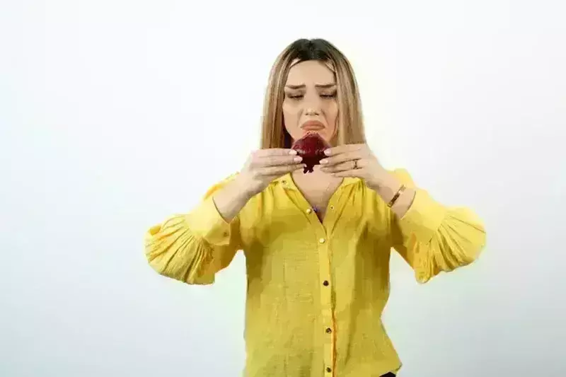 गर्मी के दिनों में रोजाना प्याज खाना सही होता है? जानें इसका सेहत पर क्या असर पड़ता है