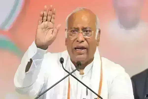 अमीर और गरीब की लड़ाई है मौजूदा लोकसभा चुनाव: खड़गे