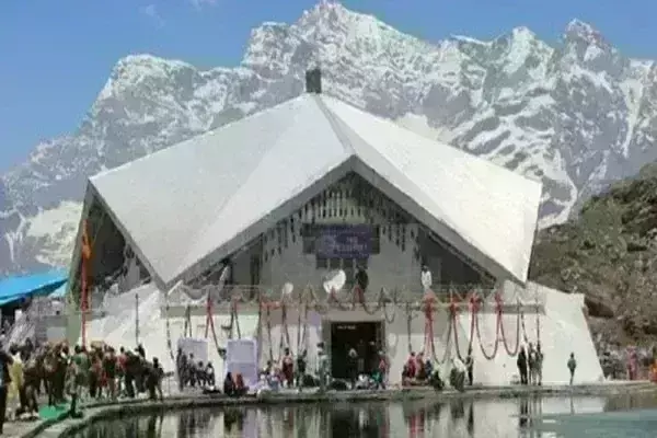 इस दिन खुलेंगे हेमकुंड साहिब के कपाट, गुरुद्वारा ट्रस्ट ने शुरू कर दी तैयारियां इस दिन खुलेंगे हेमकुंड साहिब के कपाट, गुरुद्वारा ट्रस्ट ने शुरू कर दी तैयारियां