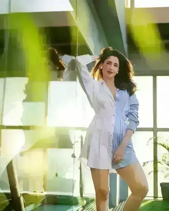 सेंसुअल लुक में बला की खूबसूरत दिखीं प्रज्ञा जैसवाल, सुपर गॉर्जियस अंदाज से नजर हटाना हुआ मुश्किल