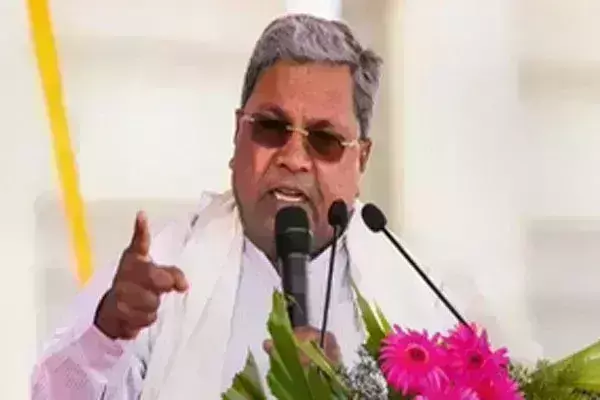 सेक्स वीडियो कांड: CM सिद्धारमैया का प्रज्वल रेवन्ना मामले में साजिश से इनकार सेक्स वीडियो कांड: CM सिद्धारमैया का प्रज्वल रेवन्ना मामले में साजिश से इनकार