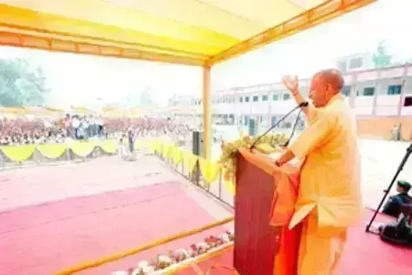 सपा की रैलियों में रोज दिख रही भगदड़, मारपीट और अराजकता : सीएम योगी