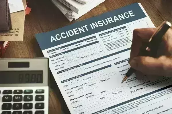 देशभर में दस लाख से ज्यादा सड़क हादसों में बीमा के दावे लंबित, मदद के इंतजार में पीड़ित देशभर में दस लाख से ज्यादा सड़क हादसों में बीमा के दावे लंबित, मदद के इंतजार में पीड़ित