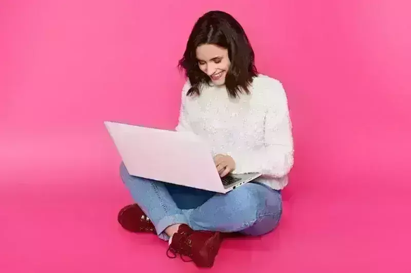 गोदी में लेकर चला रहे हैं लैपटॉप तो हो जाएं सावधान, खराब हो सकती है फर्टिलिटी