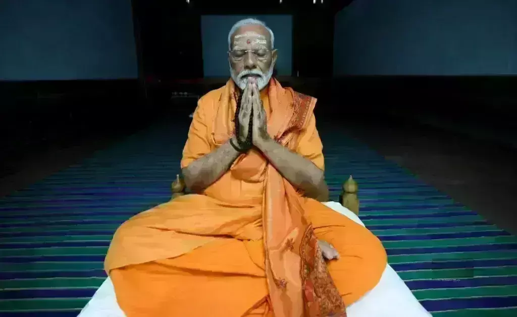 विवेकानंद रॉक मेमोरियल के ध्यान मंडपम में पीएम मोदी की साधना जारी विवेकानंद रॉक मेमोरियल के ध्यान मंडपम में पीएम मोदी की साधना जारी