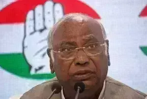 कांग्रेस अध्यक्ष के आवास पर आज रणनीति तय करेगा इंडिया गठबंधन कांग्रेस अध्यक्ष के आवास पर आज रणनीति तय करेगा इंडिया गठबंधन