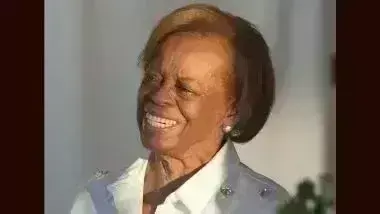 рдЕрдореЗрд░рд┐рдХрд╛ рдХреЗ рдкреВрд░реНрд╡ рд░рд╛рд╖реНрдЯреНрд░рдкрддрд┐ рдУрдмрд╛рдорд╛ рдХреА рд╕рд╛рд╕ рдореИрд░рд┐рдпрди рд░реЙрдмрд┐рдиреНрд╕рди рдХрд╛ рдирд┐рдзрди рдЕрдореЗрд░рд┐рдХрд╛ рдХреЗ рдкреВрд░реНрд╡ рд░рд╛рд╖реНрдЯреНрд░рдкрддрд┐ рдУрдмрд╛рдорд╛ рдХреА рд╕рд╛рд╕ рдореИрд░рд┐рдпрди рд░реЙрдмрд┐рдиреНрд╕рди рдХрд╛ рдирд┐рдзрди