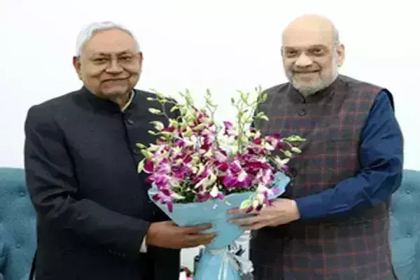 अमित शाह और नीतीश कुमार की हुई बातचीत अमित शाह और नीतीश कुमार की हुई बातचीत