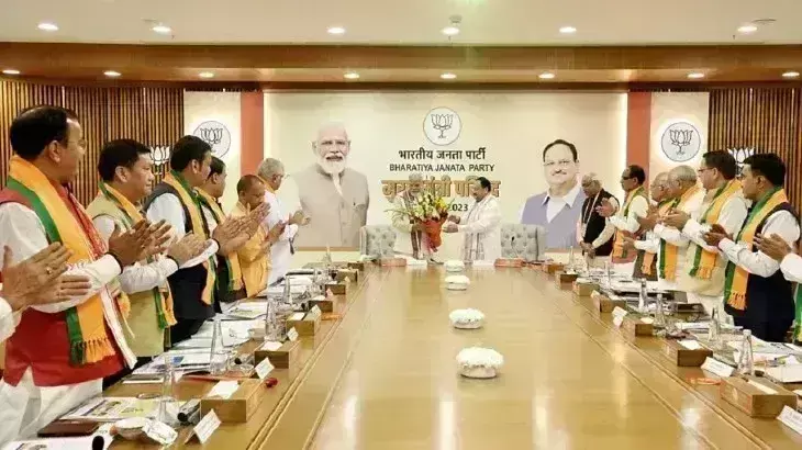 यूपी में बीजेपी के कमजोर प्रदेश के बाद आज दिल्ली पहुंचेंगे सीएम योगी, मेगा बैठक में होंगे शामिल यूपी में बीजेपी के कमजोर प्रदेश के बाद आज दिल्ली पहुंचेंगे सीएम योगी, मेगा बैठक में होंगे शामिल