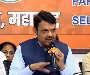 देवेंद्र फडणवीस आज जाएंगे दिल्ली, इस्तीफे पर लग सकती है मुहर देवेंद्र फडणवीस आज जाएंगे दिल्ली, इस्तीफे पर लग सकती है मुहर