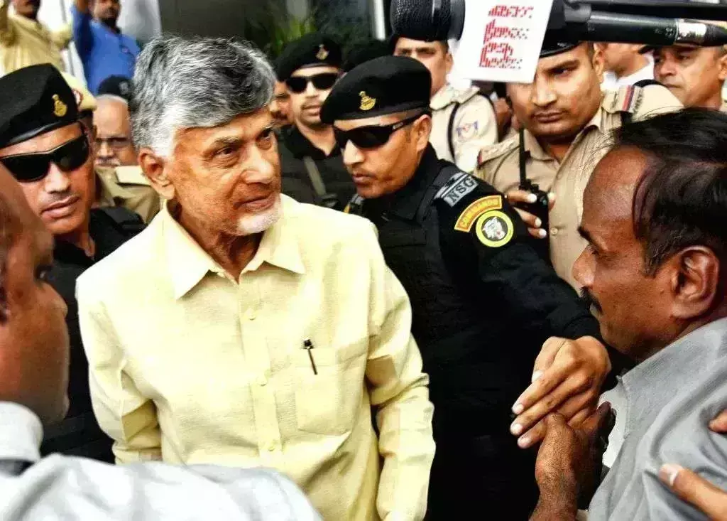 चंद्रबाबू नायडू 12 जून को लेंगे मुख्यमंत्री पद की शपथ, बदली गई तारीख चंद्रबाबू नायडू 12 जून को लेंगे मुख्यमंत्री पद की शपथ, बदली गई तारीख