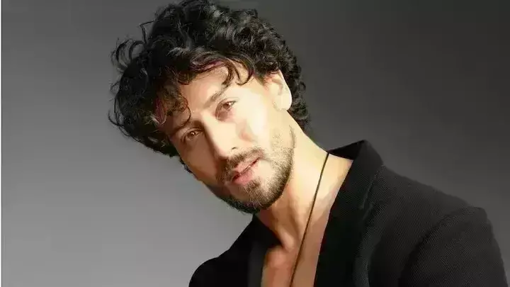जुग जुग जियो का सीक्वल बनाने में जुटे करण जौहर, टाइगर श्रॉफ आएंगे नजर जुग जुग जियो का सीक्वल बनाने में जुटे करण जौहर, टाइगर श्रॉफ आएंगे नजर
