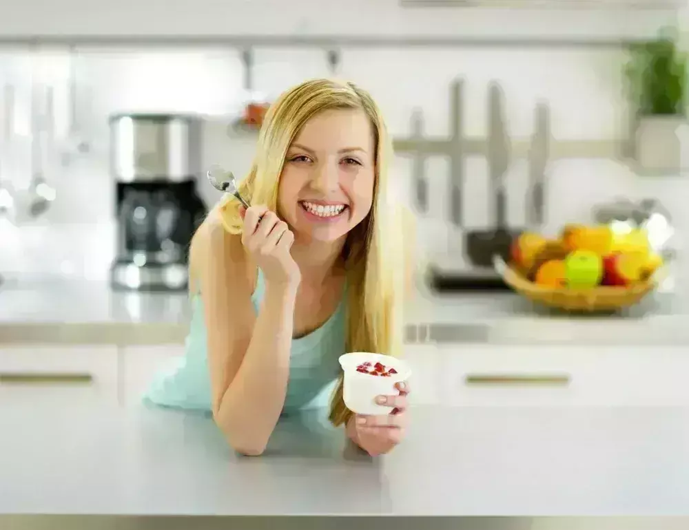 गर्मी में अगर आप भी रोजाना खा रहे हैं दही तो जान लें यह जरूरी बातें, वरना शरीर पर पड़ता है बुरा असर