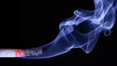 (लंदन)एक सप्ताह में 400 सिगरेट पीना ब्रिटेन की एक लड़की को पड़ा महंगा, लंग्स हुए बंद
