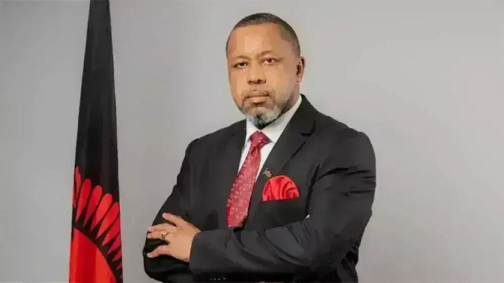 मलावी के उपराष्ट्रपति समेत 10 लोगों की विमान दुर्घटना में मौत, जंगल में मिला मलबा मलावी के उपराष्ट्रपति समेत 10 लोगों की विमान दुर्घटना में मौत, जंगल में मिला मलबा