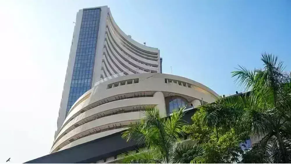 महंगाई कम होने का दिखा असर, रिकॉर्ड तेजी के साथ खुले शेयर बाजार महंगाई कम होने का दिखा असर, रिकॉर्ड तेजी के साथ खुले शेयर बाजार