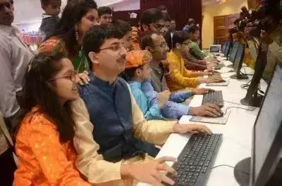 महंगाई में कमी आने से ऑल टाइम हाई पर शेयर बाजार, छोटे और मझोले शेयरों में बड़ी तेजी महंगाई में कमी आने से ऑल टाइम हाई पर शेयर बाजार, छोटे और मझोले शेयरों में बड़ी तेजी